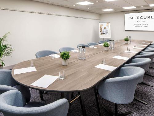 Kawasan bisnes dan/atau bilik persidangan di Mercure Nottingham Sherwood