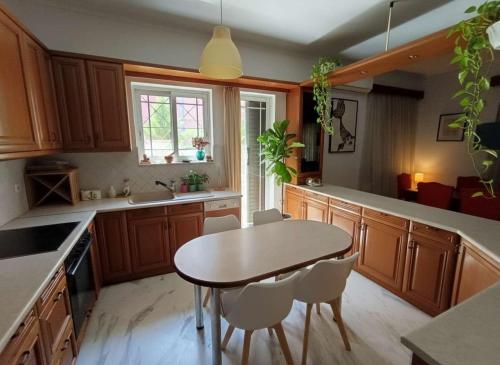 Athenas Residence 3-Bedroom Apartment in Alimos