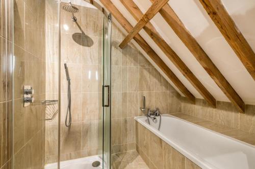 Vannituba majutusasutuses Platford Barn