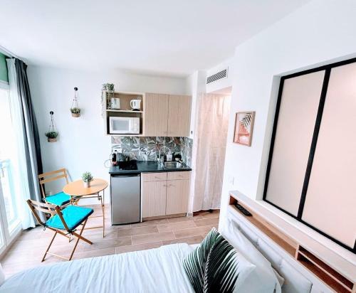 Studio refait à neuf avec balnéo proche plage