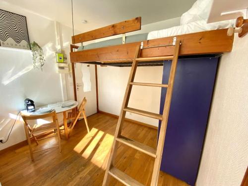 New 137 Suite Yves - Cosy Apartment Paris Center