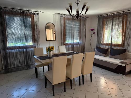 Posezení v ubytování Hegyalja Apartmanház