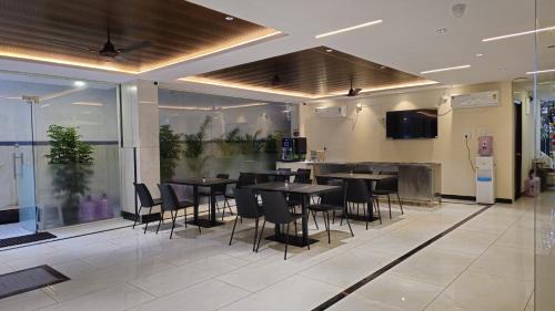 Μια τηλεόραση ή/και κέντρο ψυχαγωγίας στο Karan Luxury CoLiving