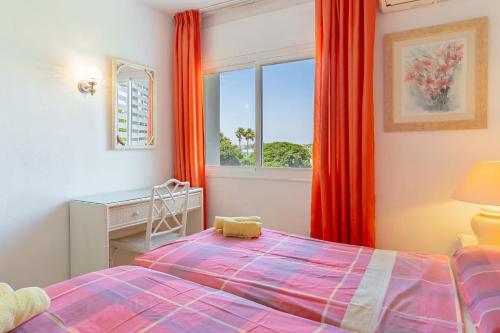 Lovely beachfront apartment Puerto Banus Marbella