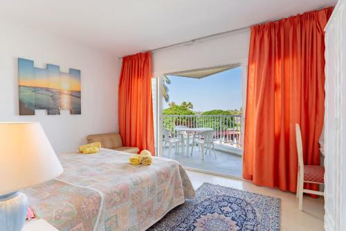 Lovely beachfront apartment Puerto Banus Marbella