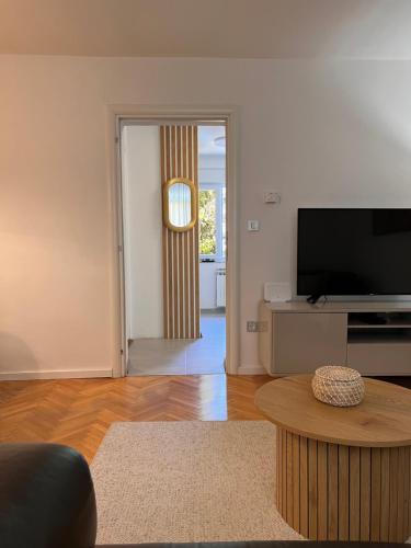 Stadthaus Apartment mit Garten und Parkplatz