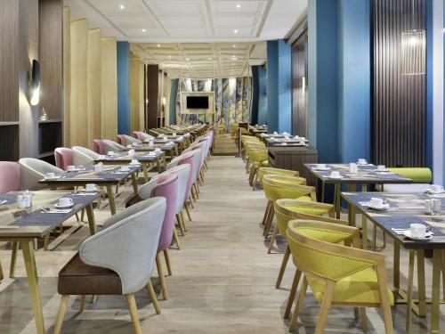 Restaurace v ubytování Mercure Makassar Nexa Pettarani