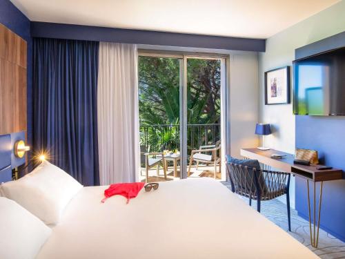 Mercure Marseille Centre Bompard La Cornicheにあるベッド