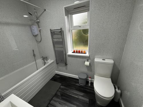 O baie la Modern 3 Bed House in Headingley - Free Parking