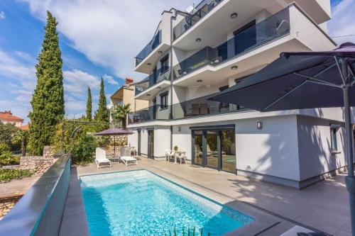 Apartments in Crikvenica 45902