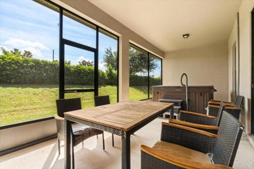 Gallery image of Family-Friendly 3BR Getaway Hot Tub Game Room Fun in Lake of the Hills