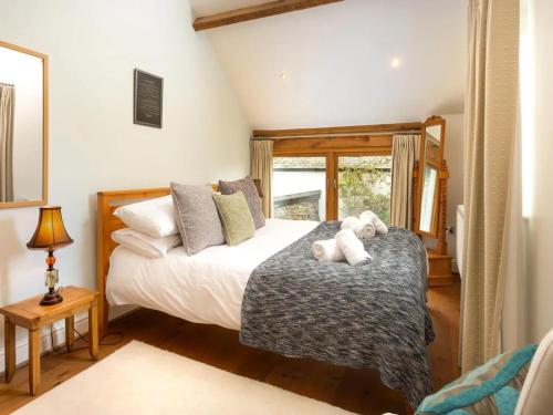 Ένα ή περισσότερα κρεβάτια σε δωμάτιο στο 2 Bed in Troutbeck oc-c33392