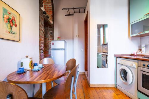 A Window on the Naviglio - B Home