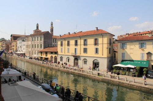 A Window on the Naviglio - B Home