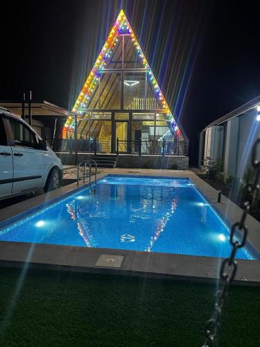 Swimmingpoolen hos eller tæt på A-Frame Armudlu