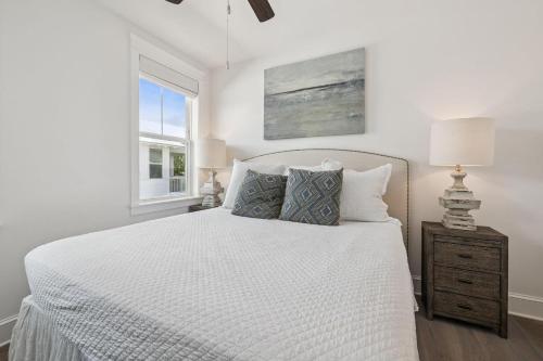 Postel nebo postele na pokoji v ubytování Our Oasis