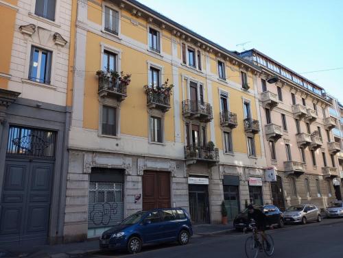 Three-room apartment in the central area
