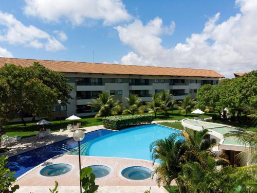 Bazén v ubytování Carneiros Beach Resort nebo v jeho okolí