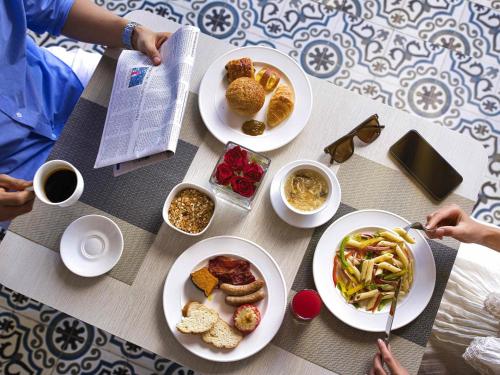 Makanan di atau berdekatan resort