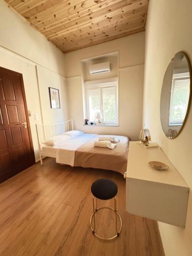 Cama o camas de una habitación en MARY'S HOUSE - Urban Promenade Vibes