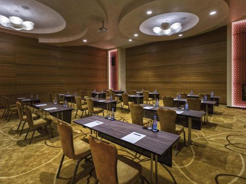 Restoran atau tempat lain untuk makan di Mövenpick Hotel du Lac Tunis