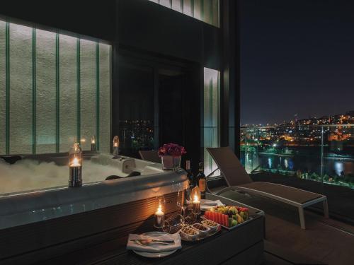 Balcone o terrazza di Mövenpick Istanbul Hotel Golden Horn