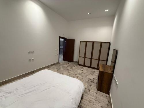 Luxury flat in prime location in Sheikh Zayed