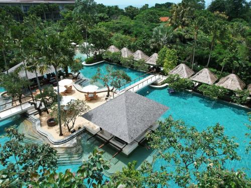 Bazén v ubytování Mövenpick Resort & Spa Jimbaran Bali nebo v jeho okolí
