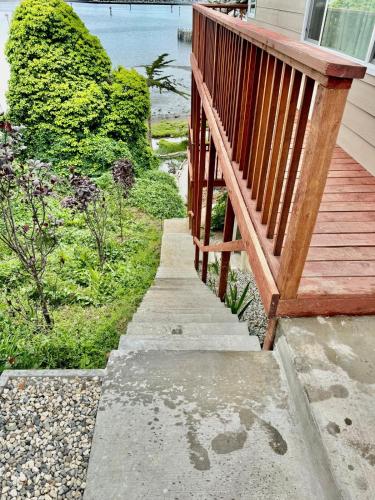 Κήπος έξω από το Waterfront Home in Bodega Bay! 3Beds, 2Baths & panoramic ocean views