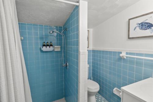 Ванная комната в Nautical 3-Bedroom Hideaway only 10min to the Beach!