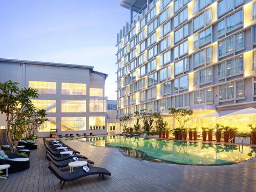 Бассейн в Mercure Samarinda или поблизости