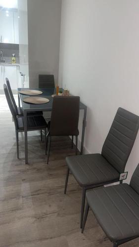 Гостиная зона в Bright Studio Near Kew Gardens & Heathrow
