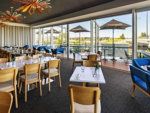 Restaurace v ubytování Mercure Sunshine Coast Kawana Waters