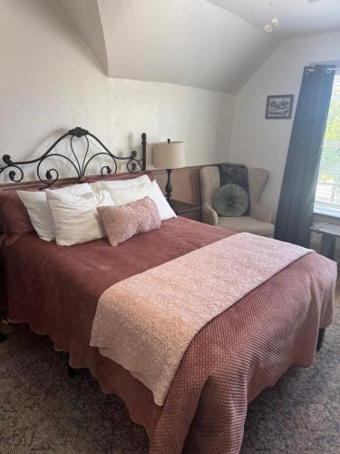 Кровать или кровати в номере The Panguitch House