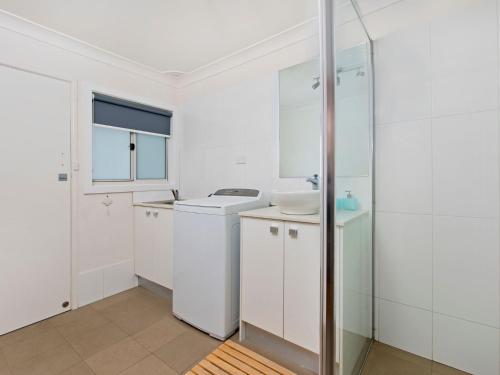 Un baño de Manyana back unit only at Crescent Head