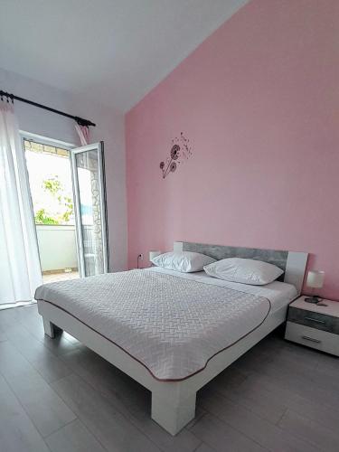 Apartments with parking space Pag - 20577