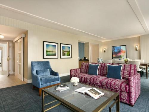 Fairmont Austinにあるシーティングエリア