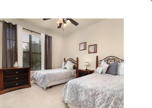 A Charming home nearby Disney photo 3