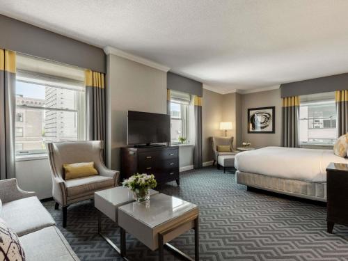 Postel nebo postele na pokoji v ubytování Fairmont Olympic Hotel