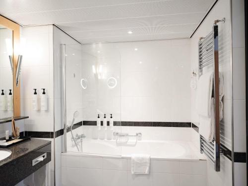 Bilik mandi di Swissôtel Amsterdam