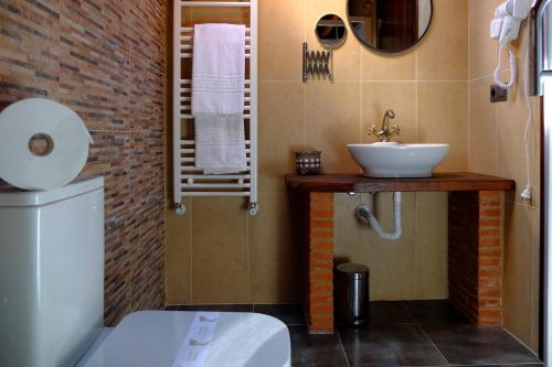 A bathroom at Hotel Rural Pescadores