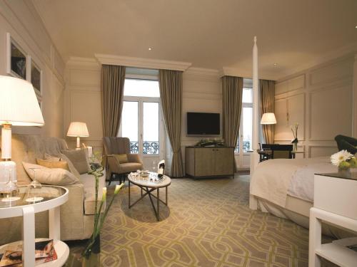Μια τηλεόραση ή/και κέντρο ψυχαγωγίας στο Fairmont Le Montreux Palace