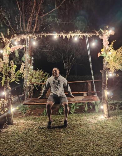 Κήπος έξω από το Magic Cabin in Jardín de Dota A real Costa Rican Farm experience with Breakfast included Trout fishing in the lagoon Fruit tasting & beautiful garden with farm animals