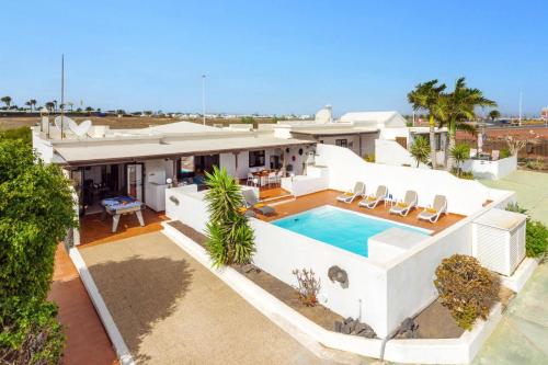 Villa Cielos by Villa Plus