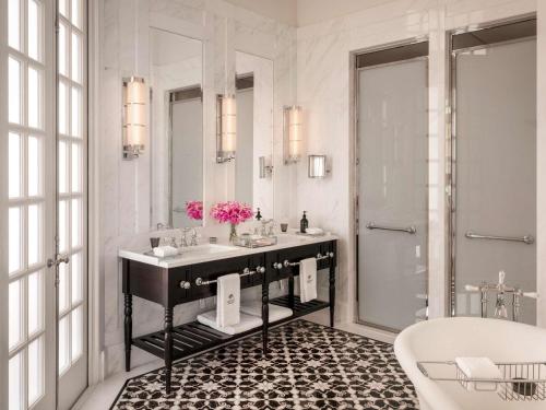 Un baño de Raffles Singapore