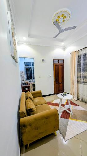 Ruang duduk di Merota Apartment
