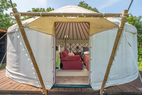 Φωτογραφία από το άλμπουμ του Luxury glamping in Constable Country - Valley View Yurt σε Edwardstone