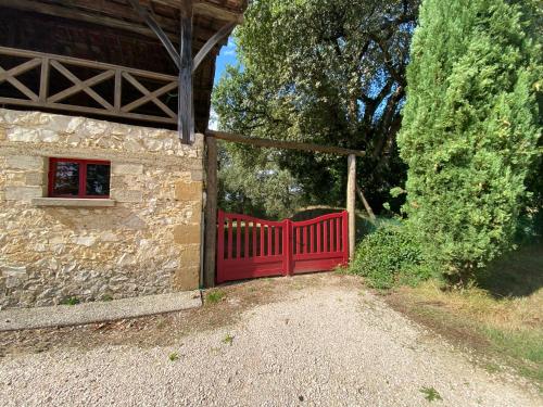 Φωτογραφία από το άλμπουμ του Fenil T3, maison avec jardin σε Bellegarde-Adoulins