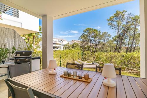 Deluxe Flat Surrounded by Nature