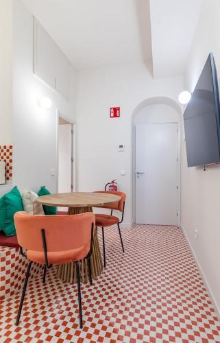 Exterior apartment—Color and comfort in Malasaña